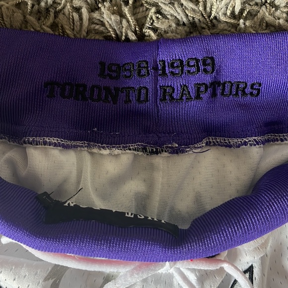 Vintage Just Don 1998-1999 Raptors Shorts - Picture 3 of 7